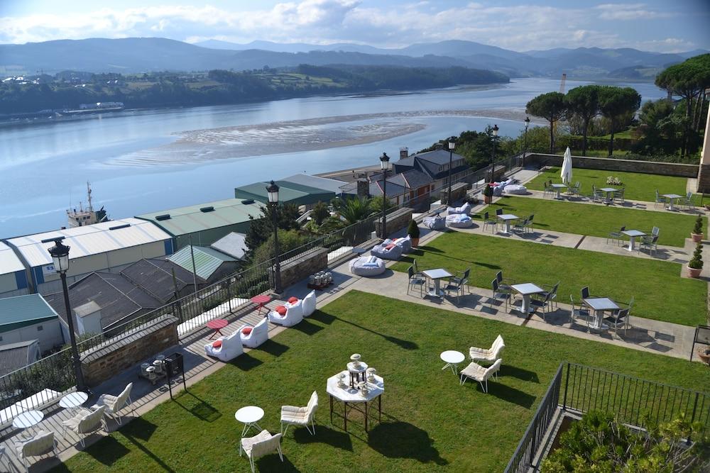 Parador De Ribadeo Exterior foto